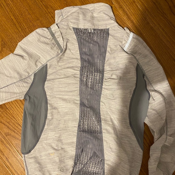 Lululemon lightweight running jacket - Picture 2 of 4